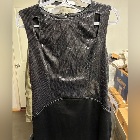 Vince Camuto Sequin Detailed Cocktail Dress - Picture 4 of 5